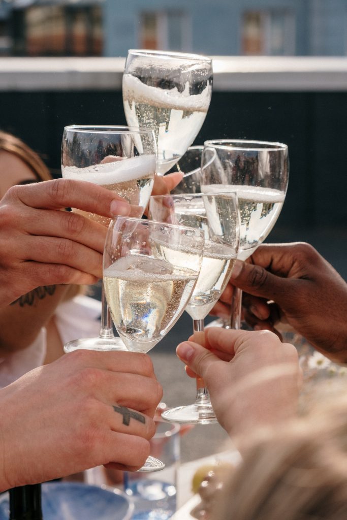 5 Astuces pour Apprécier le Champagne Comme un Expert